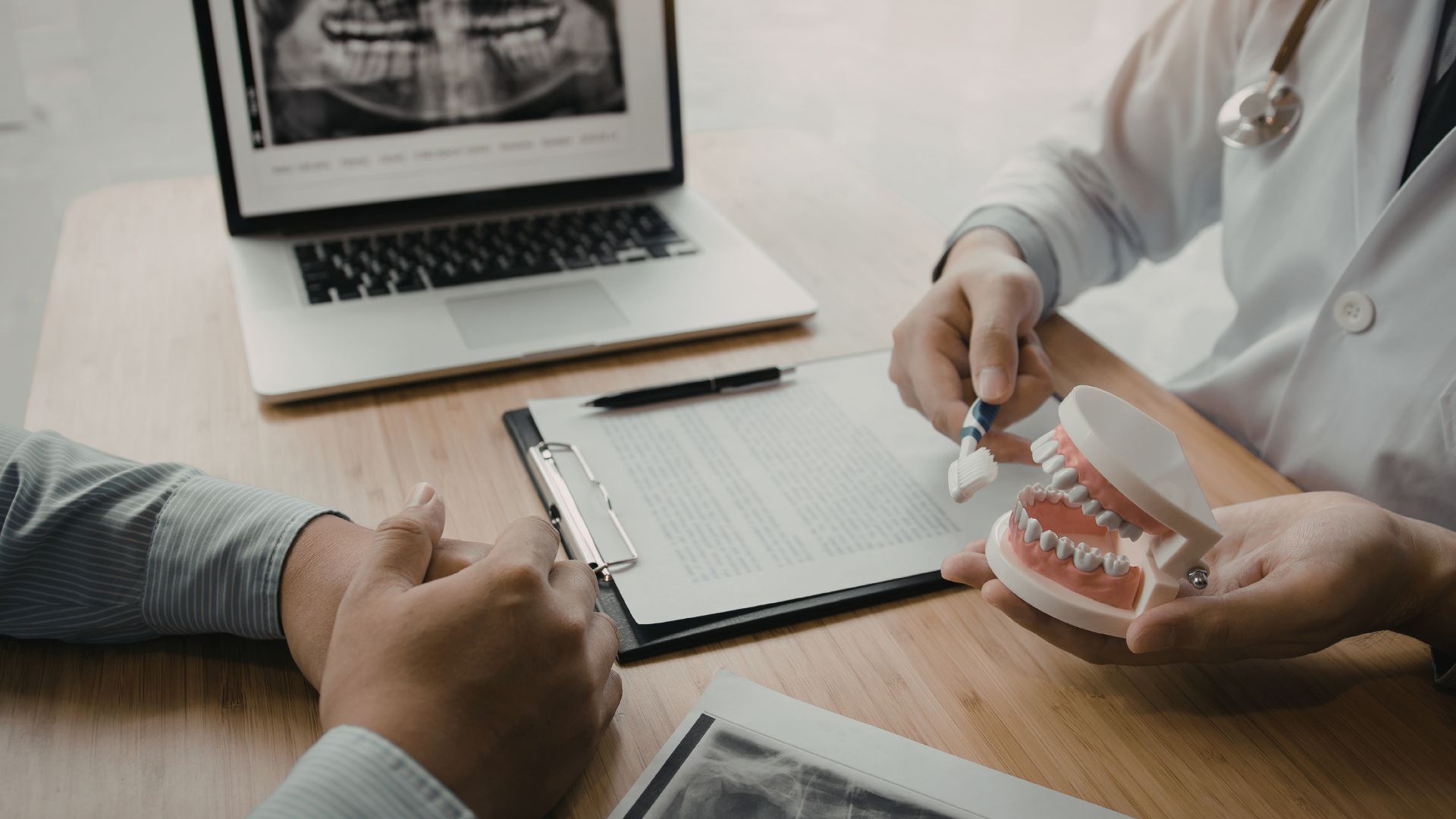 Abfraction Lesions Explained: What Finite Element Analysis Tells Us About Cervical Tooth Damage